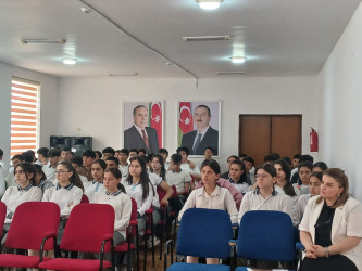 Suraxanı rayonunda növbəti dəfə narkomaniya ilə mübarizə mövzusunda maarifləndirici tədbir Zığ qəsəbəsində  317 saylı tam orta məktəbdə keçirilib