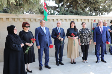 Senyabrın 26-da "27 sentyabr - Anım Günü" ilə əlaqədar Suraxanı rayonu, Yeni Suraxanı qəsəbə qəbiristanlığındakı Şəhidlər Xiyabanında Şəhidlərin məzarı ziyarət olununaraq gül dəstələri düzülüb, onların əziz xatirəsi ehtiramla yad edilərək dualar oxunub.