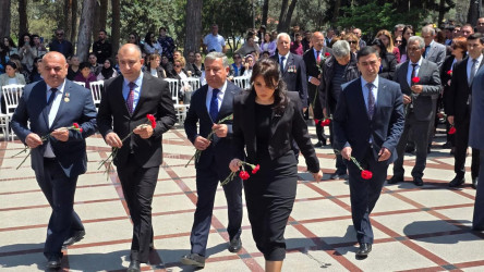 Suraxanıda “Heydər Əliyev -Unudulmaz lider” adlı foto-xalça sərgisi və konsert proqramı təşkil olunub