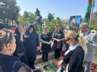 Bu gün Vətən müharibəsində qəhrəmancasına döyüşərək şəhidlik zirvəsinə ucalan Hüseynov İsabala Ceyhun oğlunun doğum günüdür