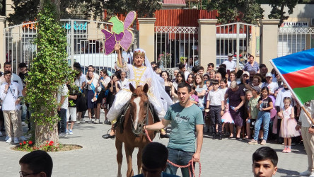 Bu gün ümumtəhsil müəssisələrində “Son zəng” çalınıb