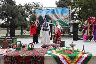 Sentyabrın 24-də Suraxanı Rayonu İcra Hakimiyyətinin dəstəyi, Mirvarid Dilbazi Poeziya Məclisi İctimai Birliyinin təşəbbüsü və təşkilatçılığı ilə Hövsan parkında ''Sazlı-Sözlü Kəlağayı Günləri''- layihəsi çərçivəsində Kəlağayı festivalı keçirilib