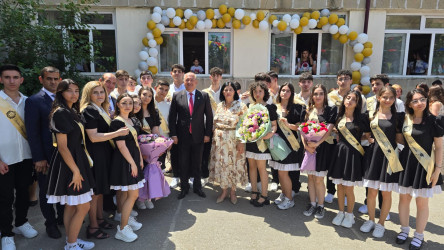 Bu gün ümumtəhsil müəssisələrində “Son zəng” çalınıb