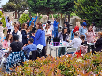 Suraxanı  Gənclər Evində "Heydər Əliyev İrsi" layihəsi çərçivəsində açıq havada xüsusi qayğıya ehtiyacı olan gənclərlə "İnklüziv gün" adlı tədbir keçirildi