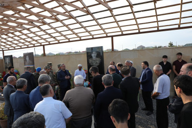 Azərbaycan Respublikasının Silahlı Qüvvələri tərəfindən Qarabağ iqtisadi rayonunda keçirilən lokal xarakterli antiterror tədbirləri zamanı şəhid olmuş ordumuzun hərbi qulluqçusu, 2004-cü il təvəllüdlü Qasımov Kamal Hüseyn oğlunun il mərasimi keçirilib