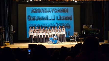 Bakı Musiqi Akademiyasının Opera studiyasında Ümummilli Lider Heydər Əliyevin anadan olmasının 100-cü ildönümünə həsr olunmuş konsert proqramı keçirilib