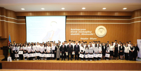 Suraxanıda “Ümummilli Lider Heydər Əliyev müstəqil Azərbaycan Konstitusiyasının müəllifidir” mövzusunda maarifləndirici tədbir keçirilib