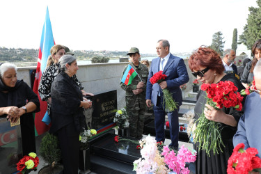 Sentyabrın 26-da "27 sentyabr - Anım Günü"ilə əlaqədar Suraxanı rayonu, Əmircan qəsəbə qəbiristanlığındakı Şəhidlər Xiyabanında Şəhidlərin məzarı ziyarət olununaraq gül dəstələri düzülüb, onların əziz xatirəsi ehtiramla yad edilərək dualar oxunub