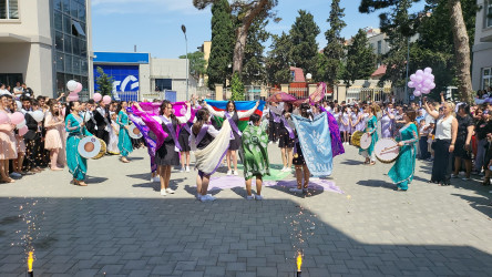 Bu gün ümumtəhsil müəssisələrində “Son zəng” çalınıb