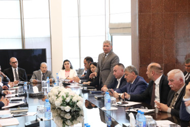 Mayın 12-də Suraxanı Rayon İcra Hakimiyyətinin başçısı Adil Əliyev Rayon İcra Hakimiyyətində növbəti vətəndaş qəbulu keçirib