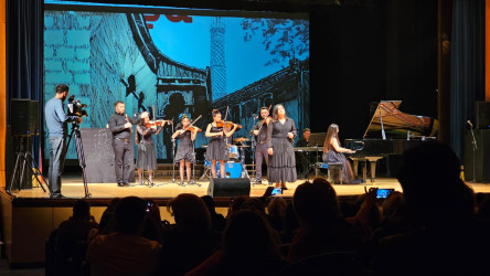 Bakı Musiqi Akademiyasının Opera studiyasında Ümummilli Lider Heydər Əliyevin anadan olmasının 100-cü ildönümünə həsr olunmuş konsert proqramı keçirilib