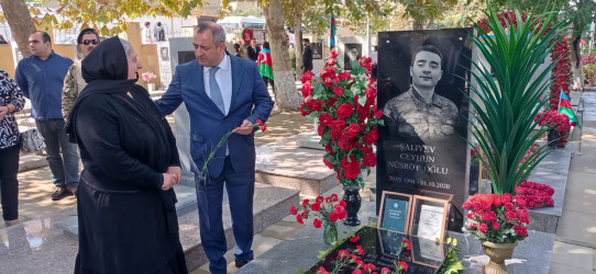 Sentyabrın 26-da "27 sentyabr - Anım Günü " ilə əlaqədar Vətən müharibəsinin şəhidi Qasımzadə Tahir Sərdar oğlunun Sabunçu rayonunda Şəhidlər Xiyabanındakı məzarı ziyarət olununaraq gül dəstələri düzülüb, onun əziz xatirəsi ehtiramla yad edilərək dualar oxunub