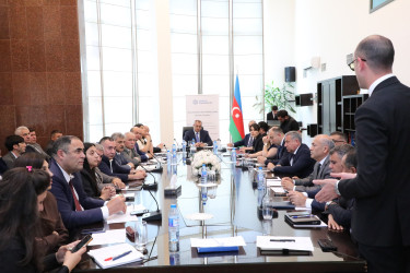 Mayın 26-da Suraxanı Rayon İcra Hakimiyyətinin başçısı Adil Əliyev Rayon İcra Hakimiyyətində növbəti vətəndaş qəbulu keçirib