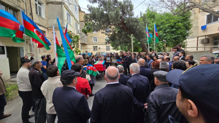 1-ci Qarabağ müharibəsində Daşaltı əməliyyatında itkin düşən və hazırda nəşinin qalıqları tapılan  şəhid Mustafayev Sabir İslam oğlu Əmircan qəsəbəsi Şəhidlər Xiyabanında dəfn olub