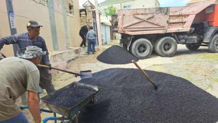 Vətəndaşların rahat və maneəsiz gediş-gəlişini təmin etmək məqsədilə hazırda Bülbülə qəsəbəsi, Nizami küçəsi 2-ci döngədə  asfalt örtüyü salınır