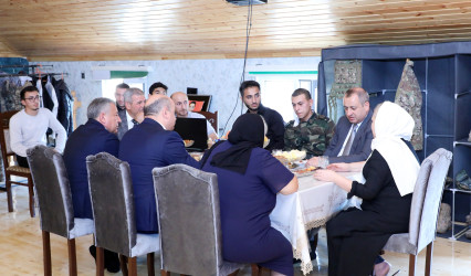 Vətəndaşların rahat və maneəsiz gediş-gəlişini təmin etmək məqsədilə hazırda Hövsan qəsəbəsi, Oqtay Şabanov küçəsi 1-ci döngədə asfalt örtüyü salınır