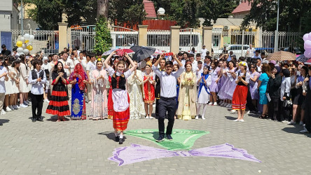 Bu gün ümumtəhsil müəssisələrində “Son zəng” çalınıb