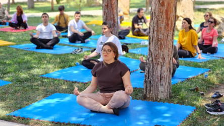 Beynəlxalq Yoqa Günündə Suraxanı Rayon İcra Hakimiyyətinin təşkilatçılığı ilə "sağlam nəsillə sağlam gələcək" adlı yoqa təlimi keçirilib