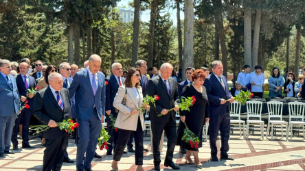 Suraxanıda “Heydər Əliyev -Unudulmaz lider” adlı foto-xalça sərgisi və konsert proqramı təşkil olunub