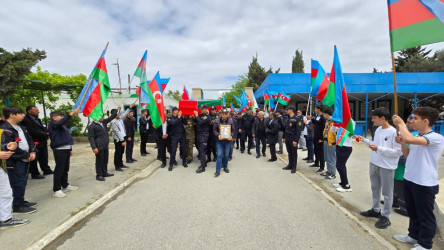 1-ci Qarabağ müharibəsində Daşaltı əməliyyatında itkin düşən və hazırda nəşinin qalıqları tapılan  şəhid Mustafayev Sabir İslam oğlu Əmircan qəsəbəsi Şəhidlər Xiyabanında dəfn olub