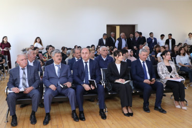 Mayın 21-də Suraxanı Rayon İcra Hakimiyyətinin başçısı Adil Əliyev 85 №-li tam orta məktəbdə Yeni Suraxanı qəsəbəsinin sakinləri ilə görüşüb