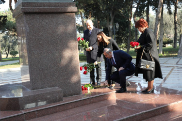 Suraxanıda Ulu Öndər Heydər Əliyevin anım günü qeyd olunub