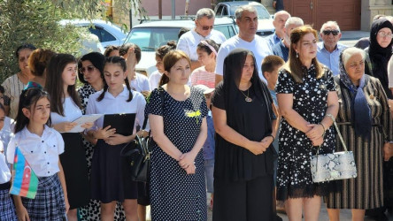 44 günlük Vətən müharibəsində canından keçərək Şəhidlik məqamına yüksəlmiş igid oğullarımızdan biri Şahbazov Elnur Qədir oğlunun bu gün 21 yaşı tamam olur