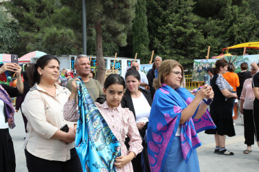 Sentyabrın 24-də Suraxanı Rayonu İcra Hakimiyyətinin dəstəyi, Mirvarid Dilbazi Poeziya Məclisi İctimai Birliyinin təşəbbüsü və təşkilatçılığı ilə Hövsan parkında ''Sazlı-Sözlü Kəlağayı Günləri''- layihəsi çərçivəsində Kəlağayı festivalı keçirilib