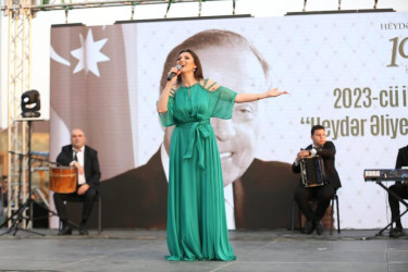 “Atəşgah məbədi” Dövlət Tarix-Memarlıq Qoruğunda möhtəşəm konsert proqramı və atəşfəşanlıq keçirilib