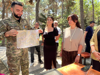 Şəhid ailə üzvləri, əlilliyi olan müharibə iştirakçıları və digər əlilliyi olan şəxslər üçün "Psixoloji qrup terapiyası -Ebru sənəti masterklası" keçirilib