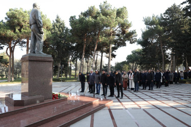 Suraxanıda Ulu Öndər Heydər Əliyevin anım günü qeyd olunub