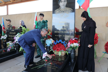 Sentyabrın 26-da 27 sentyabr - Anım Günü ilə əlaqədar Suraxanı rayonu, Hövsan qəsəbə qəbiristanlığındakı Şəhidlər Xiyabanında Şəhidlərin məzarı ziyarət olununaraq gül dəstələri düzülüb, onların əziz xatirəsi ehtiramla yad edilərək dualar oxunub