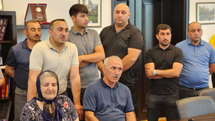 Suraxanı Rayon İcra Hakimiyyətinin başçısı Əziz Əzizovun RİH-də növbəti vətəndaş qəbulu  iyunun 12-də keçirilib