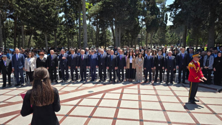 Suraxanıda “Heydər Əliyev -Unudulmaz lider” adlı foto-xalça sərgisi və konsert proqramı təşkil olunub