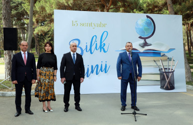 Suraxanı rayonunda yeni tədris ilinin başlanması münasibətilə şəhid və qazilərin məktəbli övladlarına, evdə təhsil alan, fiziki və əqli qüsurlu aztəminatlı rayon məktəblilərinə məktəb ləvazimatları, çantaları və məktəbli formaları hədiyyə edilib