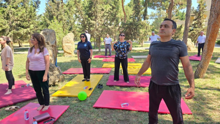 Suraxanı Rayon İcra Hakimiyyətinin, Respublika Reabilitasiya Mərkəzinin, Şağan və Sumqayıt Reabilitasiya Mərkəzlərinin birgə təşkilatçılığı “Yaşıl dünya naminə həmrəylik ili” çərçivəsində 21 İyun - Beynəlxalq Yoqa Gününə həsr olunmuş "Yaşıl dünyamızı sağlam ruhda qoruyaq" adlı inklüziv yoqa festivalı keçirilib