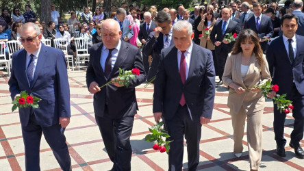 Suraxanıda “Heydər Əliyev -Unudulmaz lider” adlı foto-xalça sərgisi və konsert proqramı təşkil olunub