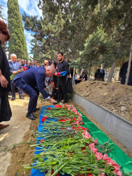 1-ci Qarabağ müharibəsində Daşaltı əməliyyatında itkin düşən və hazırda nəşinin qalıqları tapılan  şəhid Mustafayev Sabir İslam oğlu Əmircan qəsəbəsi Şəhidlər Xiyabanında dəfn olub