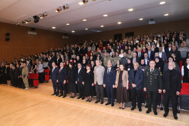 Suraxanıda “Vətən müharibəsi tarixi. Azərbaycanın ərazi bütövlüyünün bərpası – Şəxsiyyət faktoru” adlı kitabın təqdimatı keçirilib