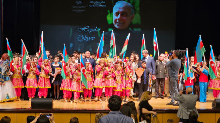 Bakı Musiqi Akademiyasının Opera studiyasında Ümummilli Lider Heydər Əliyevin anadan olmasının 100-cü ildönümünə həsr olunmuş konsert proqramı keçirilib