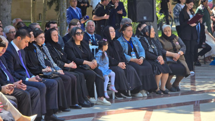 Suraxanıda “Heydər Əliyev -Unudulmaz lider” adlı foto-xalça sərgisi və konsert proqramı təşkil olunub