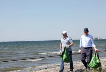 “Təmiz ölkəm” devizi altında keçirilən Ümumrespublika Təmizlik Marafonu çərçivəsində Xəzər dənizinin Suraxanı rayonu Hövsan sahili tullantılardan təmizlənib