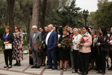 Ulu Öndərin abidəsi ziyarət olunub