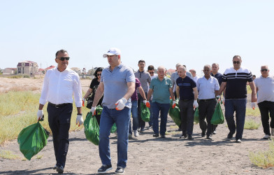 “Təmiz ölkəm” devizi altında keçirilən Ümumrespublika Təmizlik Marafonu çərçivəsində Xəzər dənizinin Suraxanı rayonu Hövsan sahili tullantılardan təmizlənib