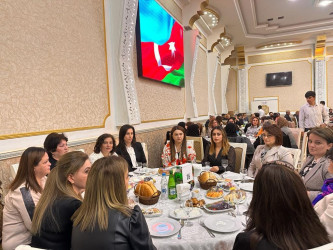 Aprelin 18-də Suraxanı Rayon İcra Hakimiyyətinin təşkilatçılığı ilə 500 nəfərlik iftar süfrəsi açılıb