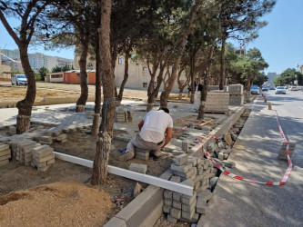 “Ana və Uşaq” istirahət parkında yarımçıq qalan təmir bərpa işləri sürətlə davam etdirilir.