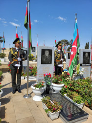 Bu gün  Vətən müharibəsinin Şəhidi  leytenant Əliyev Samir Əliheydər oğlunun doğum günüdür.