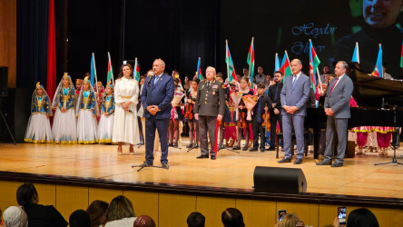 Bakı Musiqi Akademiyasının Opera studiyasında Ümummilli Lider Heydər Əliyevin anadan olmasının 100-cü ildönümünə həsr olunmuş konsert proqramı keçirilib