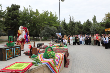 Sentyabrın 24-də Suraxanı Rayonu İcra Hakimiyyətinin dəstəyi, Mirvarid Dilbazi Poeziya Məclisi İctimai Birliyinin təşəbbüsü və təşkilatçılığı ilə Hövsan parkında ''Sazlı-Sözlü Kəlağayı Günləri''- layihəsi çərçivəsində Kəlağayı festivalı keçirilib