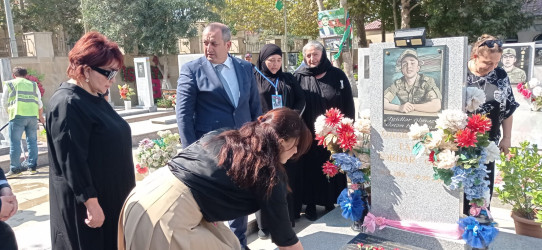 Sentyabrın 26-da "27 sentyabr - Anım Günü " ilə əlaqədar Vətən müharibəsinin şəhidi Qasımzadə Tahir Sərdar oğlunun Sabunçu rayonunda Şəhidlər Xiyabanındakı məzarı ziyarət olununaraq gül dəstələri düzülüb, onun əziz xatirəsi ehtiramla yad edilərək dualar oxunub